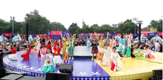 World Culture Festival brings vibrant global showcase to Hanoi